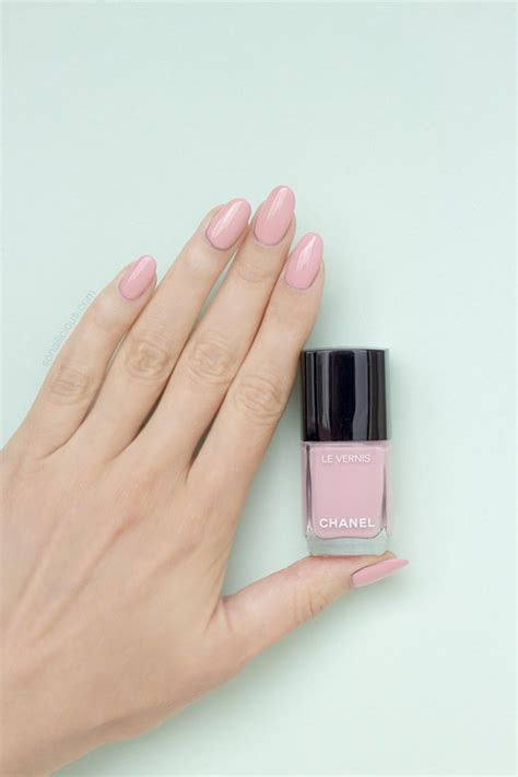 chanel nuvola rosa nail|Chanel nail varnish colors.